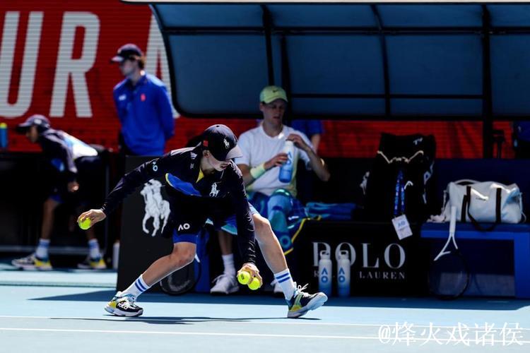 感受大满贯赛事氛围，六位中网球童奔赴澳网