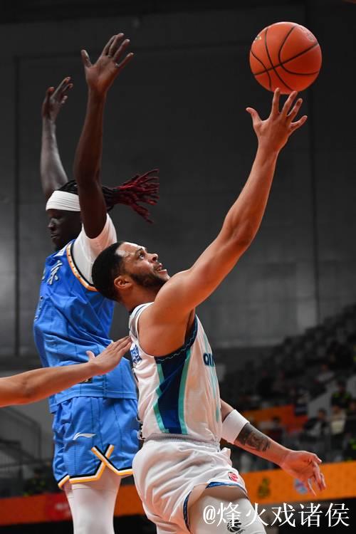 CBA俱乐部杯:青岛崂山啤酒大胜北京北汽 CBA俱乐部杯:青岛崂山啤酒大胜北京北汽